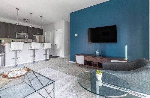 Northwest Columbus Apartment | Landing | Modern 2BD, Gym