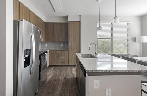 Memorial Apartment | Landing | Modern 2BD, Gym