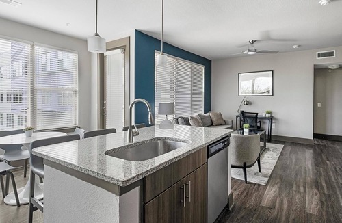 Memorial Apartment | Landing | Modern 2BD, Gym
