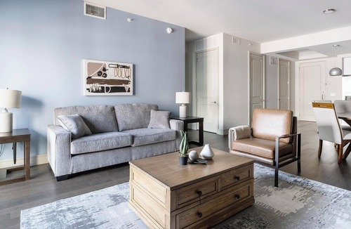 Houston Apartment | Landing | Modern 2BD, Gym, Pool
