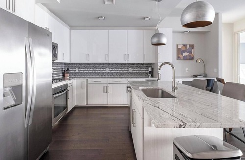 Houston Apartment | Landing | Modern 2BD, Gym, Pool