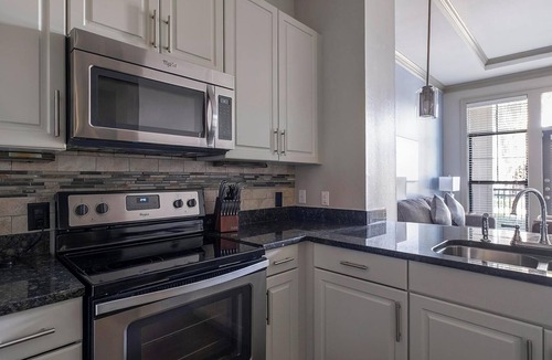 Westchase Apartment | Landing | Modern 2BD, Gym, Clubhouse