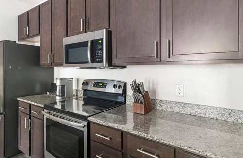 Spring Apartment | Landing | Modern 2BD, Gym, Clubhouse