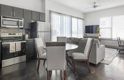 Waco Apartment | Landing | Modern 2BD, Gym