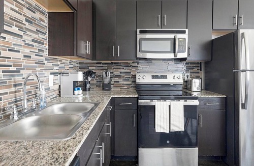 Waco Apartment | Landing | Modern 2BD, Gym
