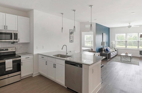 Athens Apartment | Landing | Modern 2BD, Gym, Yoga Studio