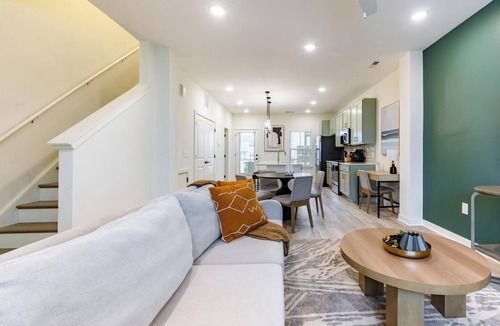 Wilmington Apartment | Landing | Modern 2BD, Gym, Yoga Studio