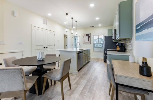 Wilmington Apartment | Landing | Modern 2BD, Gym, Yoga Studio