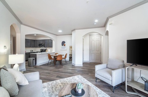Corryville Apartment | Landing | Modern 2BD, Pool, Gym