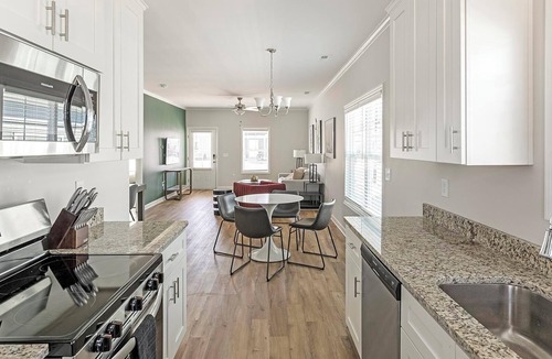 Huntsville Apartment | Landing | Modern 2BD, Pool, Gym