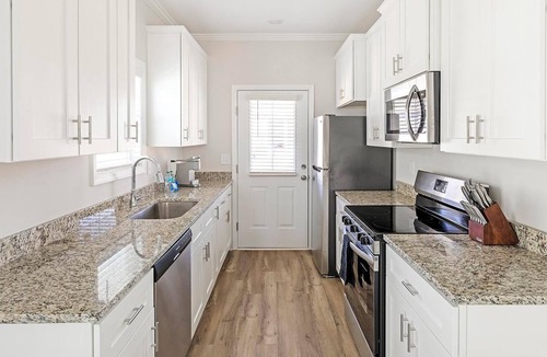 Huntsville Apartment | Landing | Modern 2BD, Pool, Gym