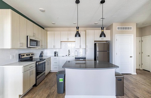 Kenton Apartment | Landing | Modern 2BD, Pool, Yoga Studio