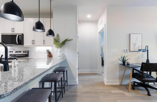 Freeport Apartment | Landing | Modern 2BD, Pool, Gym