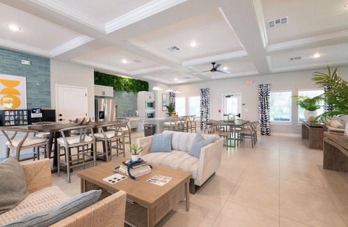 Newberry Apartment | Landing | Modern 2BD, Pool, Gym