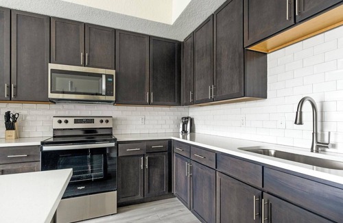 Palmetto Apartment | Landing | Modern 2BD, Pool, Gym