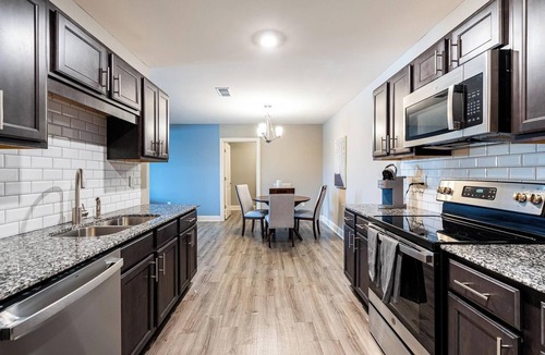Cocoa Apartment | Landing | Modern 2BD, Pool, Gym