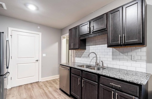 Cocoa Apartment | Landing | Modern 2BD, Pool, Gym