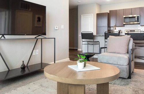 Chesterfield Apartment | Landing | Modern 2BD, Clubhouse, Courtyard