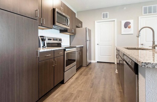 Chesterfield Apartment | Landing | Modern 2BD, Clubhouse, Courtyard