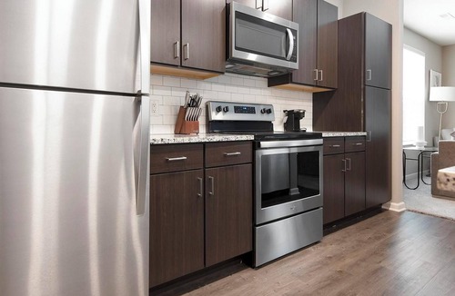 Chesterfield Apartment | Landing | Modern 2BD, Gym, Clubhouse