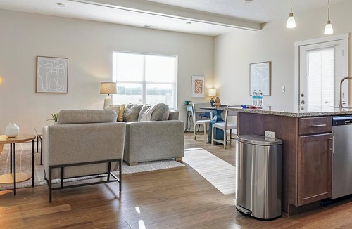 Cartersburg Apartment | Landing | Modern 2BD, Clubhouse, Gym