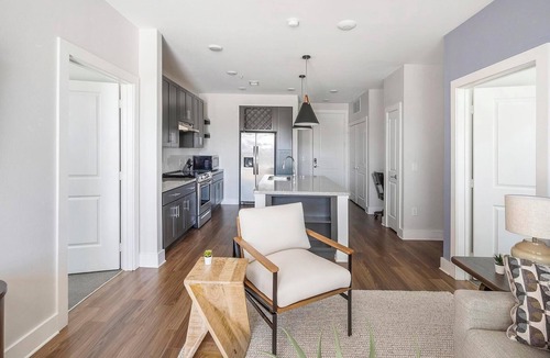 Ferndale Apartment | Landing | Modern 2BD, Pool, Yoga Studio
