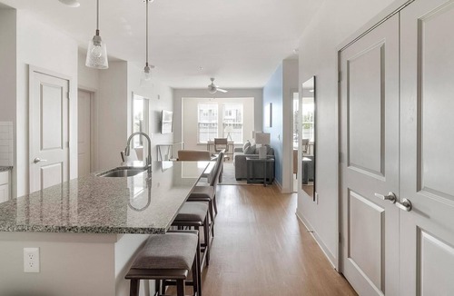 Murfreesboro Apartment | Landing | Modern 2BD, Yoga Studio, Gym
