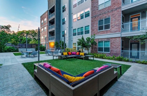Terrell Heights Apartment | Landing | Modern 2BD, Yoga Studio, Pool