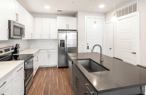 Wetmore Apartment | Landing | Modern 2BD, Pool, Yoga Studio