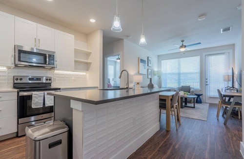 Wetmore Apartment | Landing | Modern 2BD, Yoga Studio, Gym