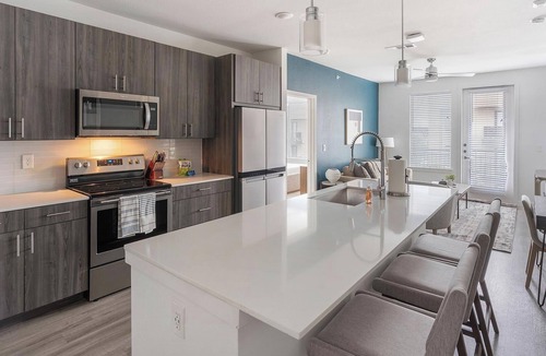 San Antonio Apartment | Landing | Modern 2BD, Gym, Pool