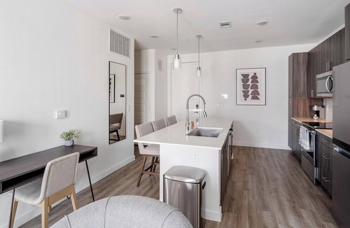San Antonio Apartment | Landing | Modern 2BD, Gym, Pool