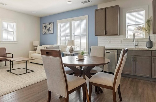 Stone Oak Apartment | Landing | Modern 2BD, Pool, Game Room