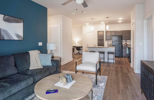 San Antonio Apartment | Landing | Modern 2BD, Gym, Pool