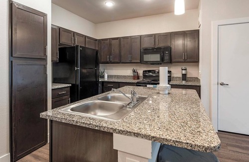 San Antonio Apartment | Landing | Modern 2BD, Gym, Pool