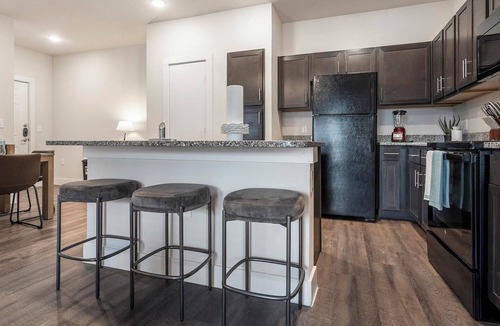San Antonio Apartment | Landing | Modern 2BD, Gym, Pool