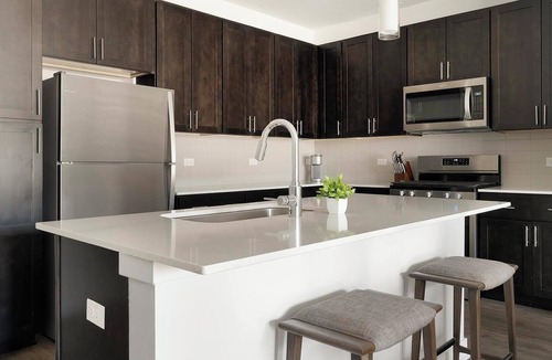 Schaumburg Apartment | Landing | Modern 2BD, Yoga Studio, Clubhouse
