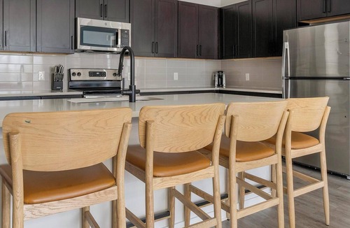 Sugar Hill Apartment | Landing | Modern 2BD, Yoga Studio, Gym