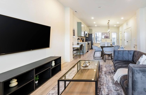 Wilmington Apartment | Landing | Modern 3BD, Gym, Yoga Studio