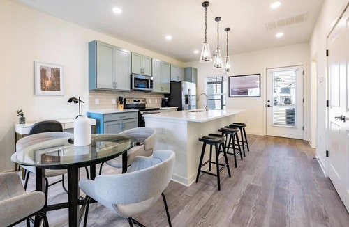 Wilmington Apartment | Landing | Modern 3BD, Gym, Yoga Studio