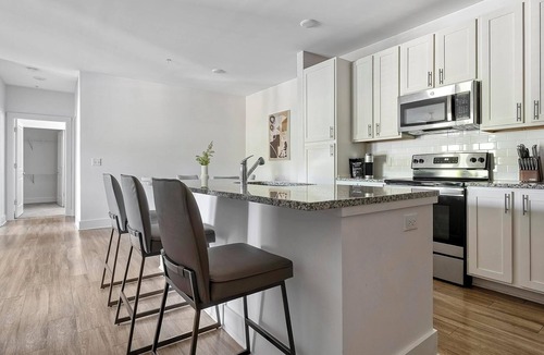 Fort Mill Apartment | Landing | Modern 3BD, Gym, Pool