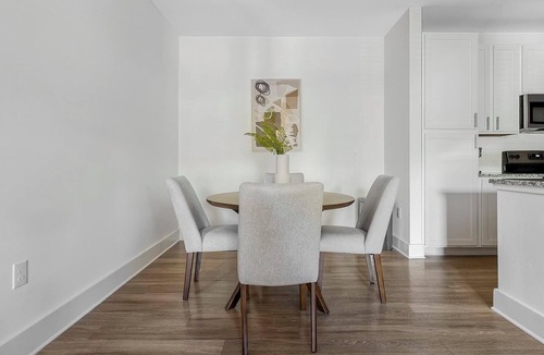 Fort Mill Apartment | Landing | Modern 3BD, Gym, Pool