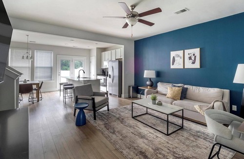 Summerville Apartment | Landing | Modern 3BD, Gym, Yoga Studio