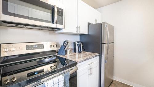 Northwest Colorado Springs Apartment | Landing Modern Apartment with Amazing Amenities (ID7160X43)