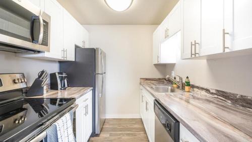 Northwest Colorado Springs Apartment | Landing Modern Apartment with Amazing Amenities (ID7160X43)
