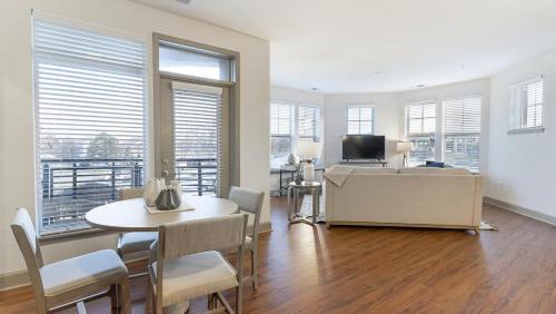Fishers Apartment | Landing Modern Apartment with Amazing Amenities (ID8482X77)