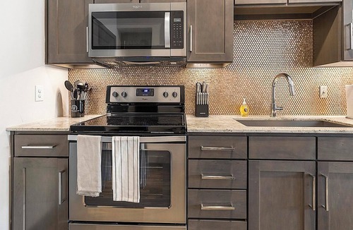 Fort Worth Cultural District Apartment | Landing | Modern Studio, Gym, Game Room