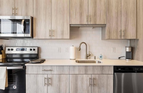 Fort Worth Apartment | Landing | Modern Studio in Bricktown
