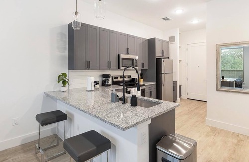 Denton Apartment | Landing | Modern Studio, Clubhouse, Gym