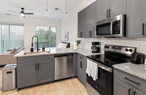 Denton Apartment | Landing | Modern Studio, Clubhouse, Gym